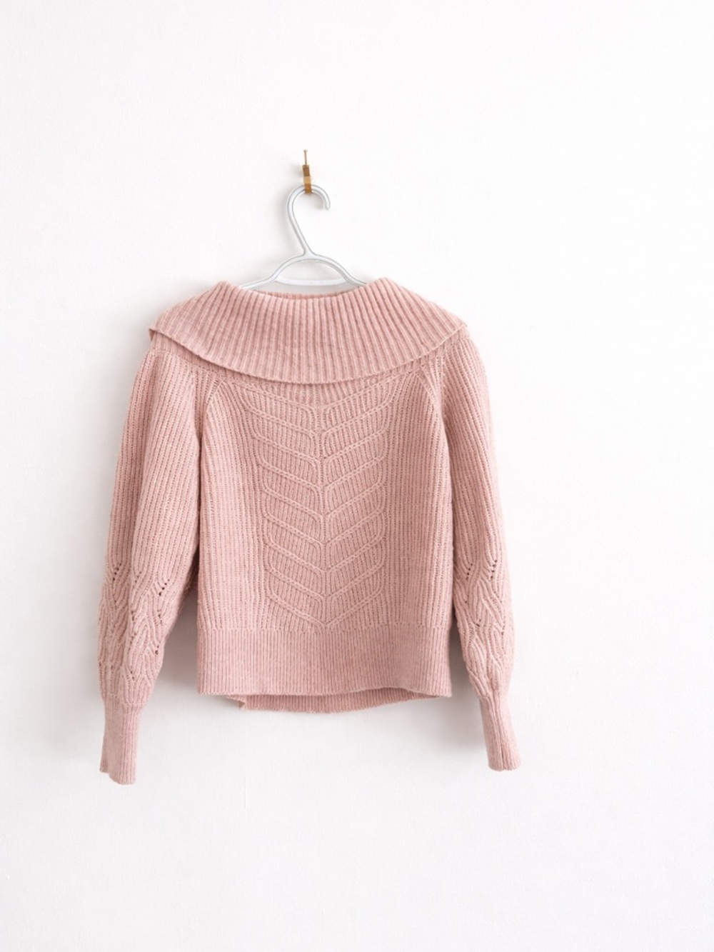 White House Black Market Blush Pink Cable-Knit Off-Shoulder Sweater | Sz Medium - Picture 2 of 4